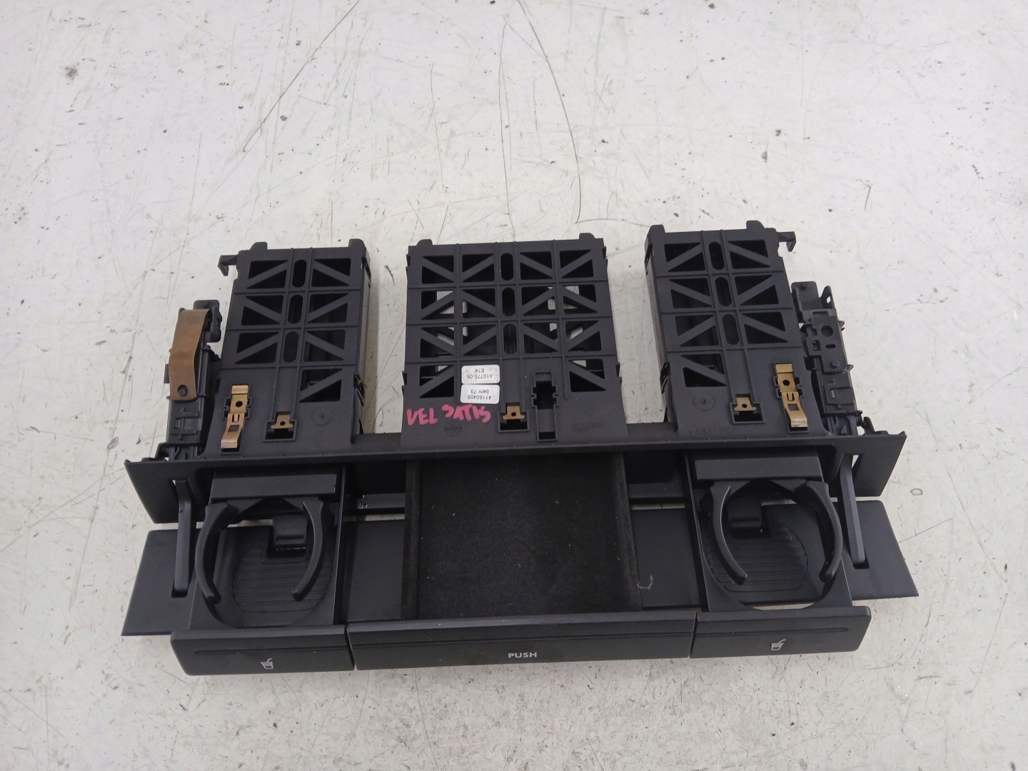 RENAULT VEL SATIS CUPHOLDER úchyty na KUBEK PANEL DEKOR
