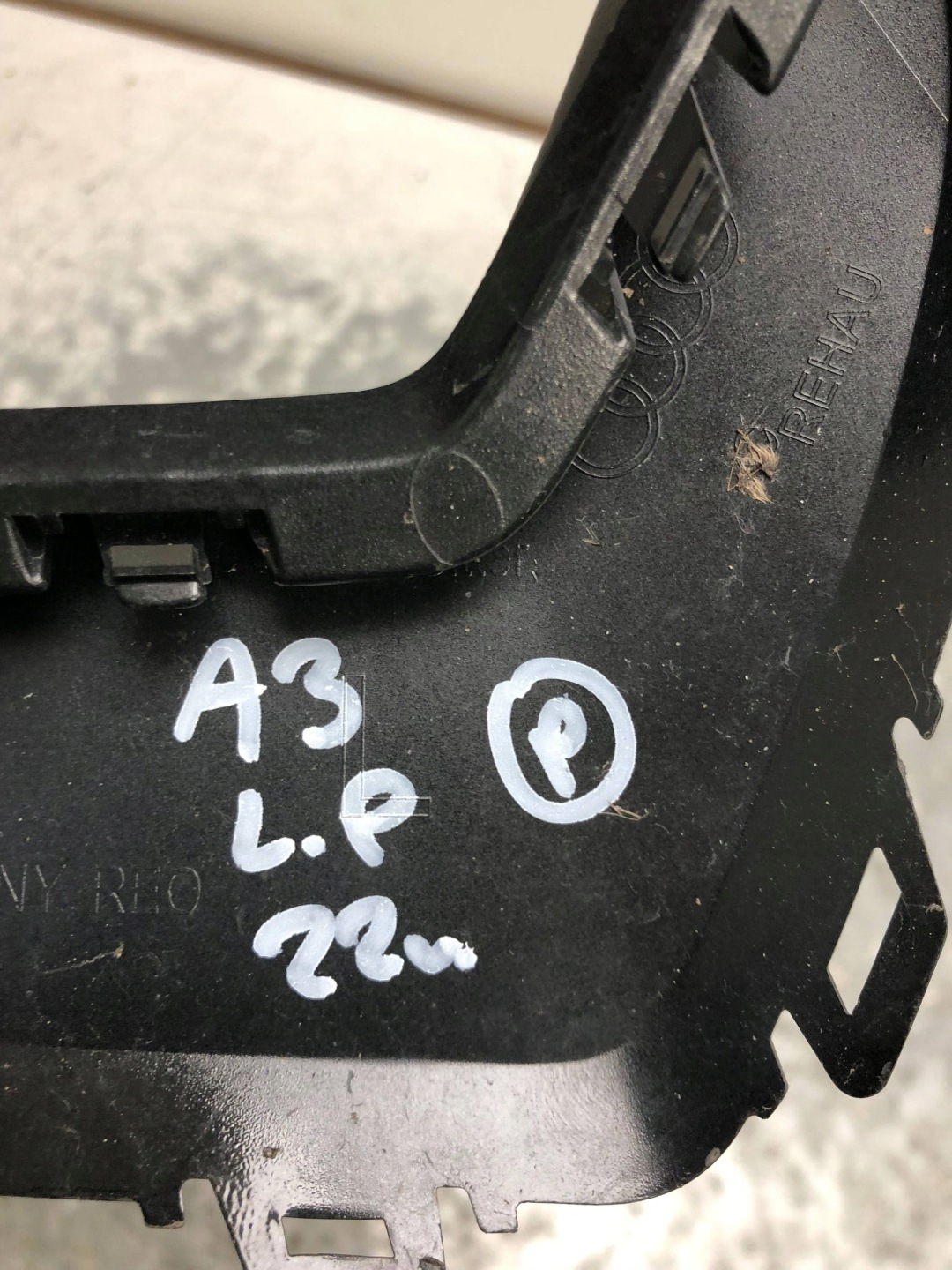 grid of a bumper left front AUDI A3 8Y 8Y0807953