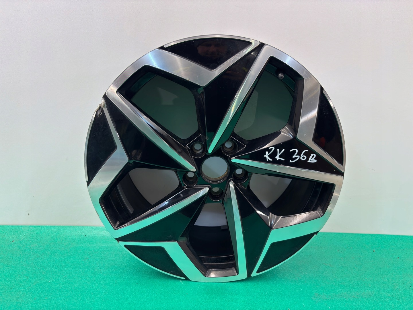 disk disk VW ID4 ID3 7,5JX19 ET50 5X112 10A601025S RK36B