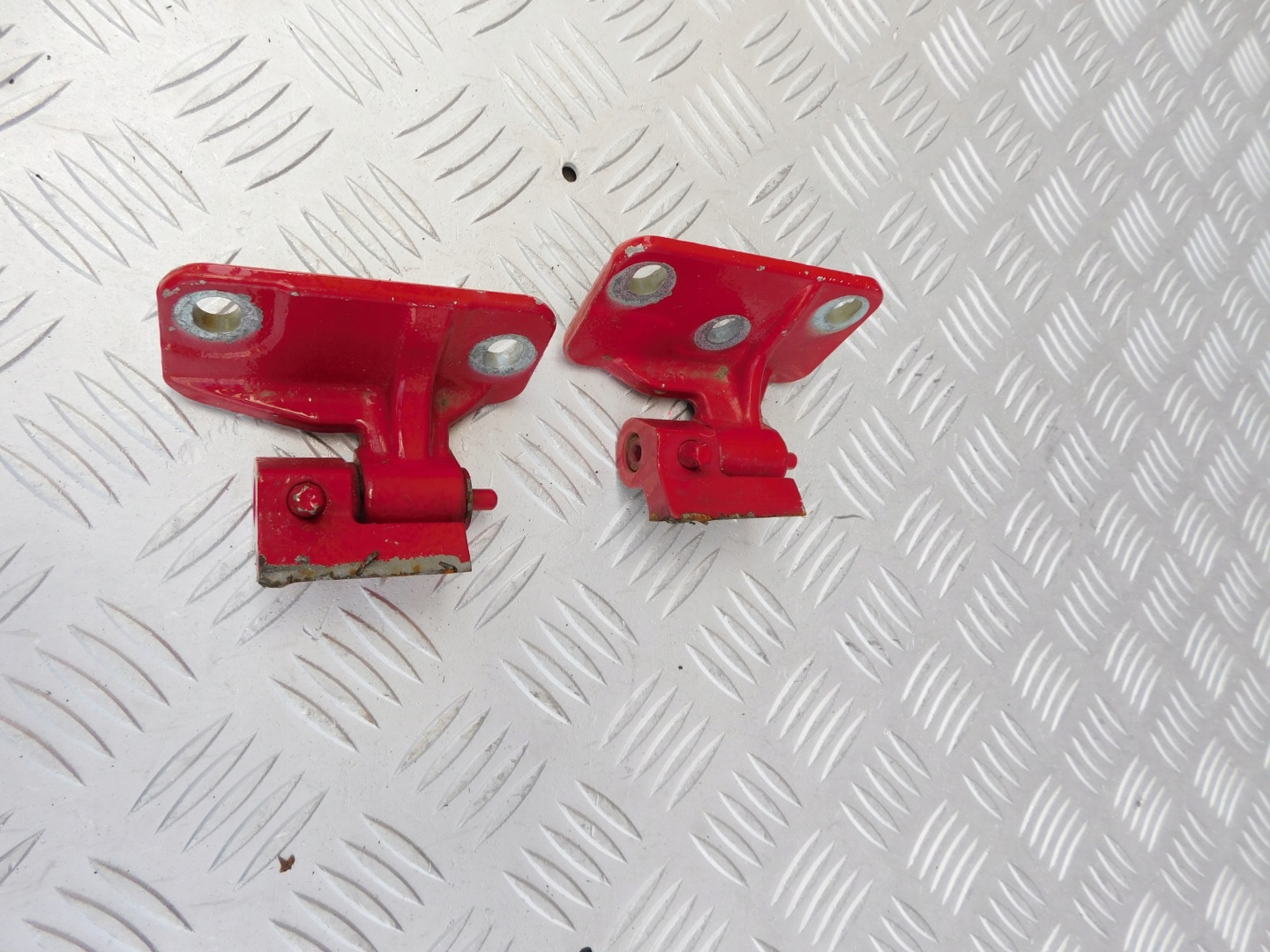 hinges door left driver´s komplet OEM Sprinter 906 Crafter red