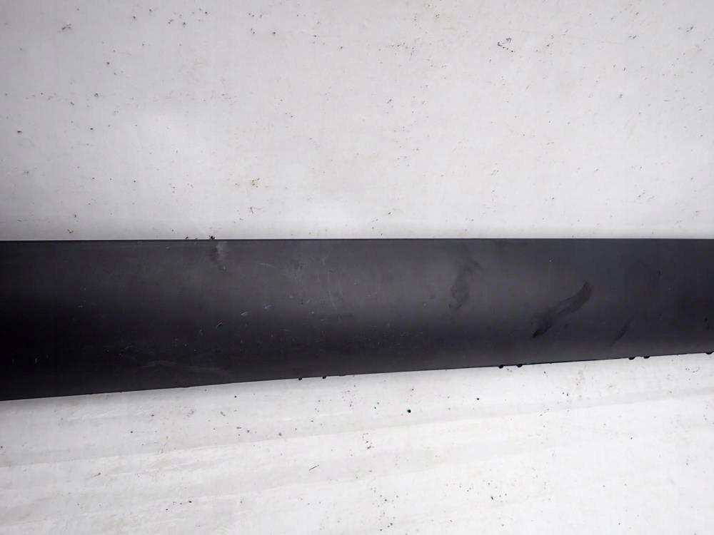 TESLA MODEL Y 20-> threshold left moulding threshold left