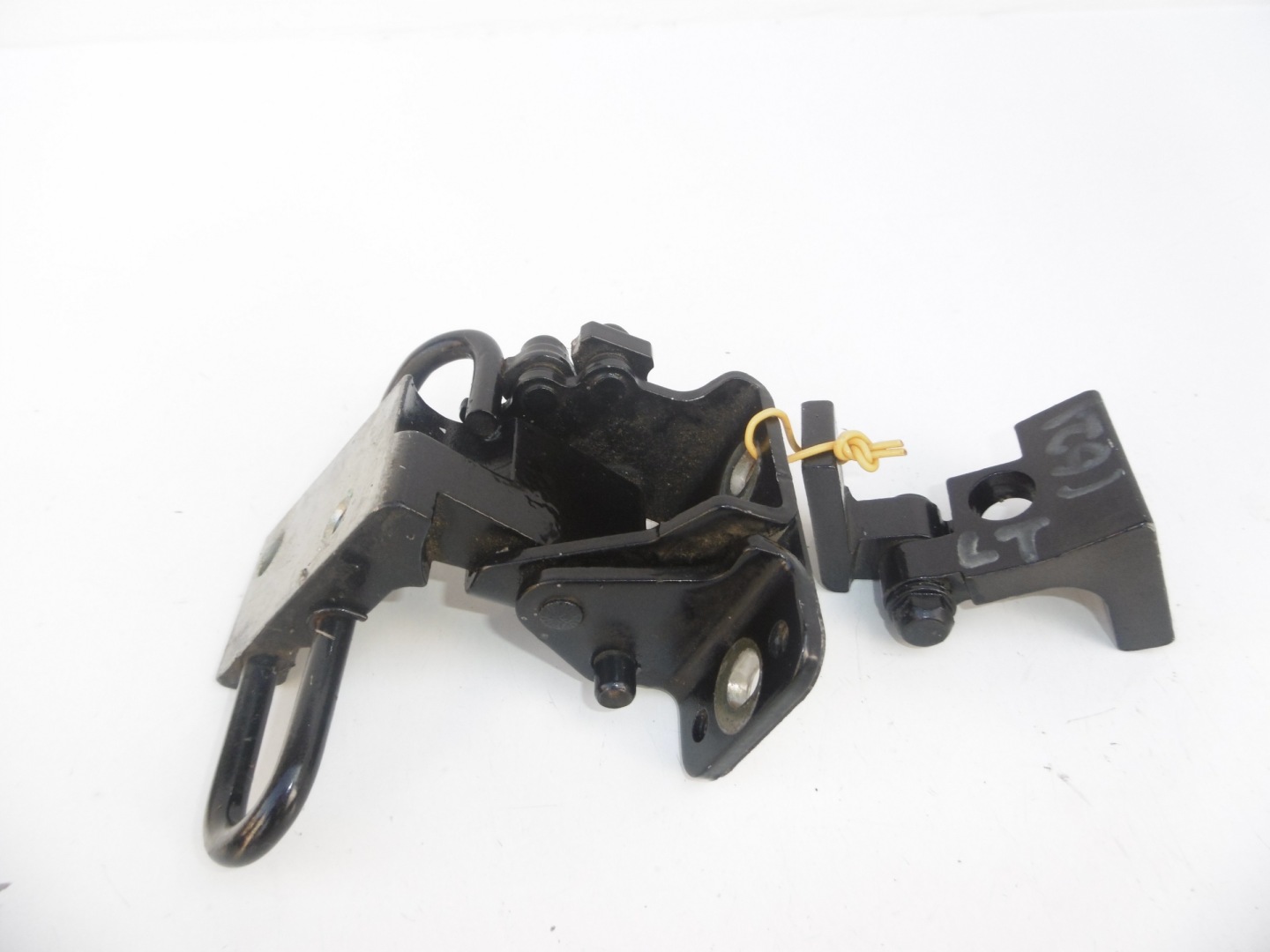 hinge limiter left rear part PORSCHE CAYENNE 7L
