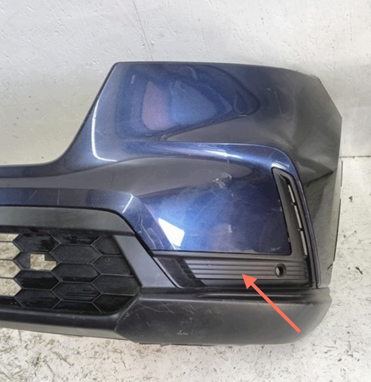 Honda CR-V 2023->grid left front 39682-3A0-A010-M1