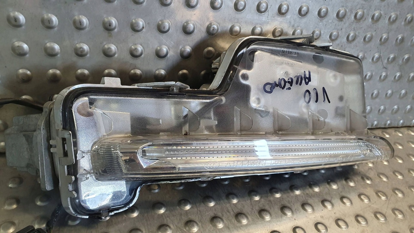 Nebelscheinwerfer rechts VOLVO V60 LIFT 13- 89209141