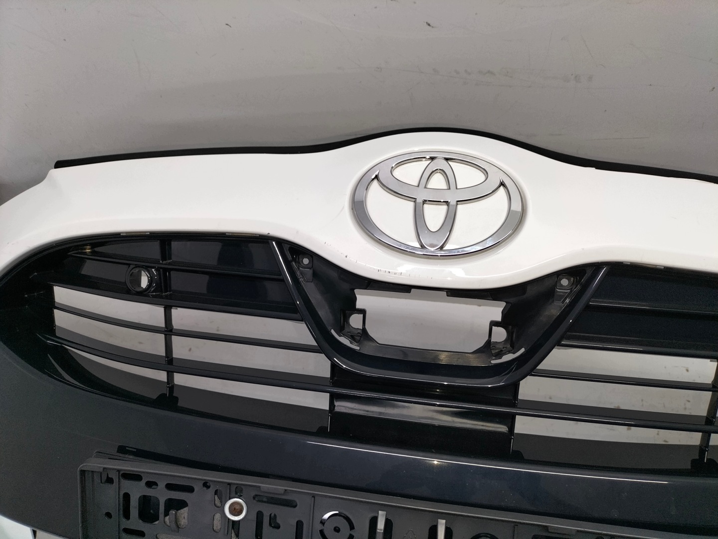 front bumper front TOYOTA YARIS 4 IV 20