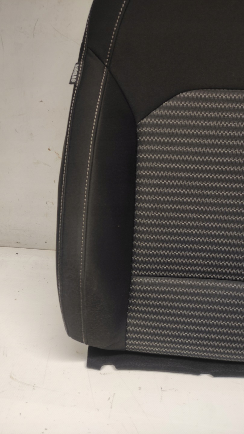 seat right driver´s KIA XCEED MATERIAL BARDZO LADNY