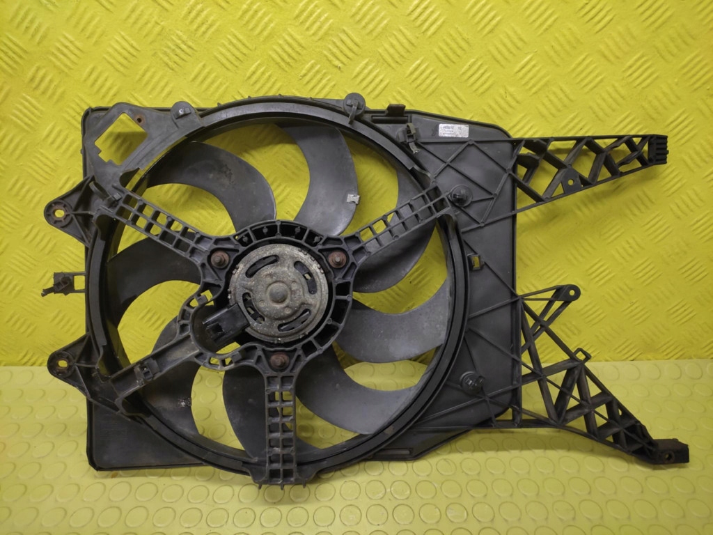 OPEL CORSA D 1.3 CDTI ventilátor chladiče 877600200