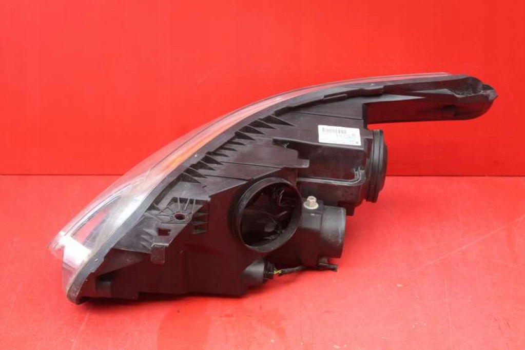 REFLEKTOR right light front UK 9681873680 CITROEN C3 PICASSO 08-17