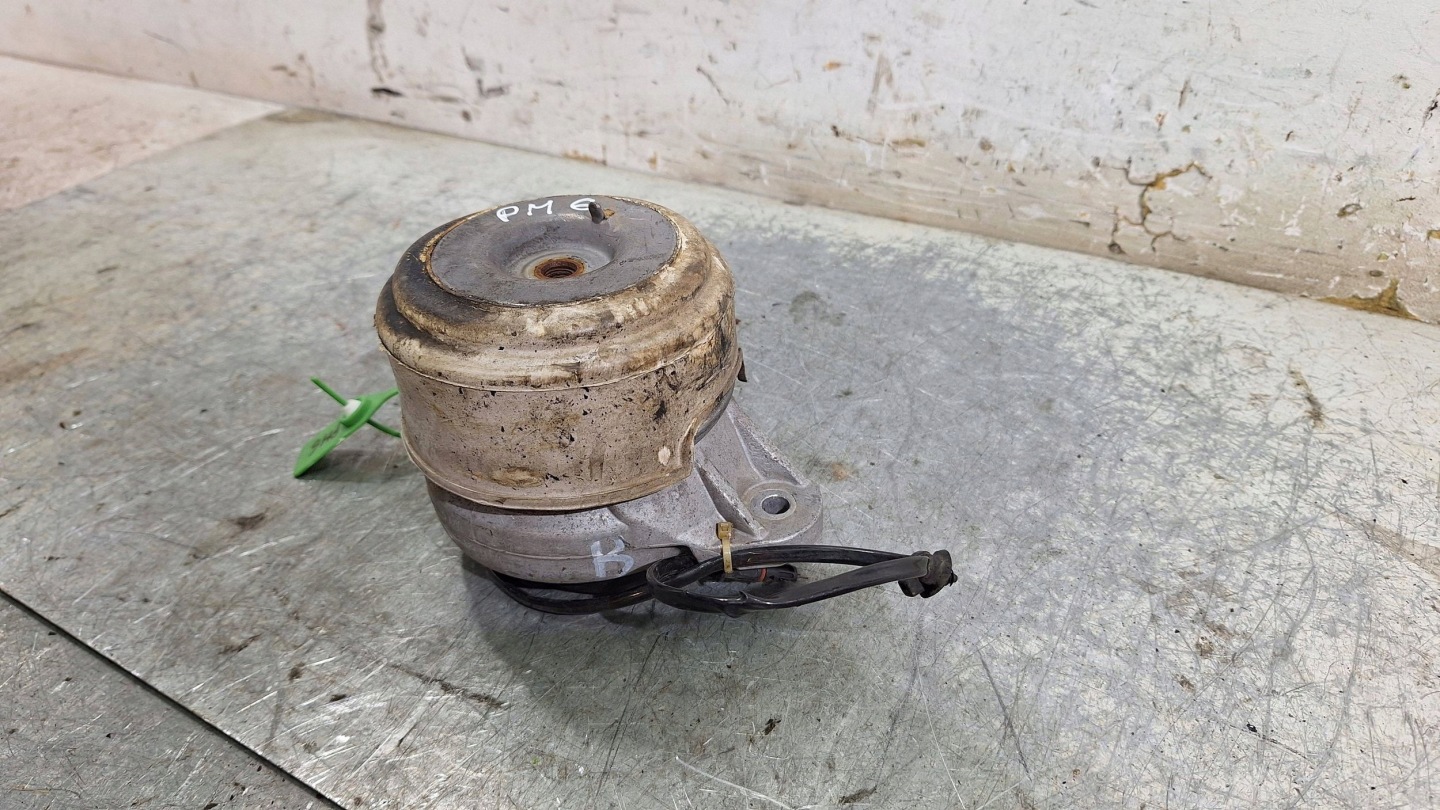 engine mount A2042403717 MERCEDES GLK X204