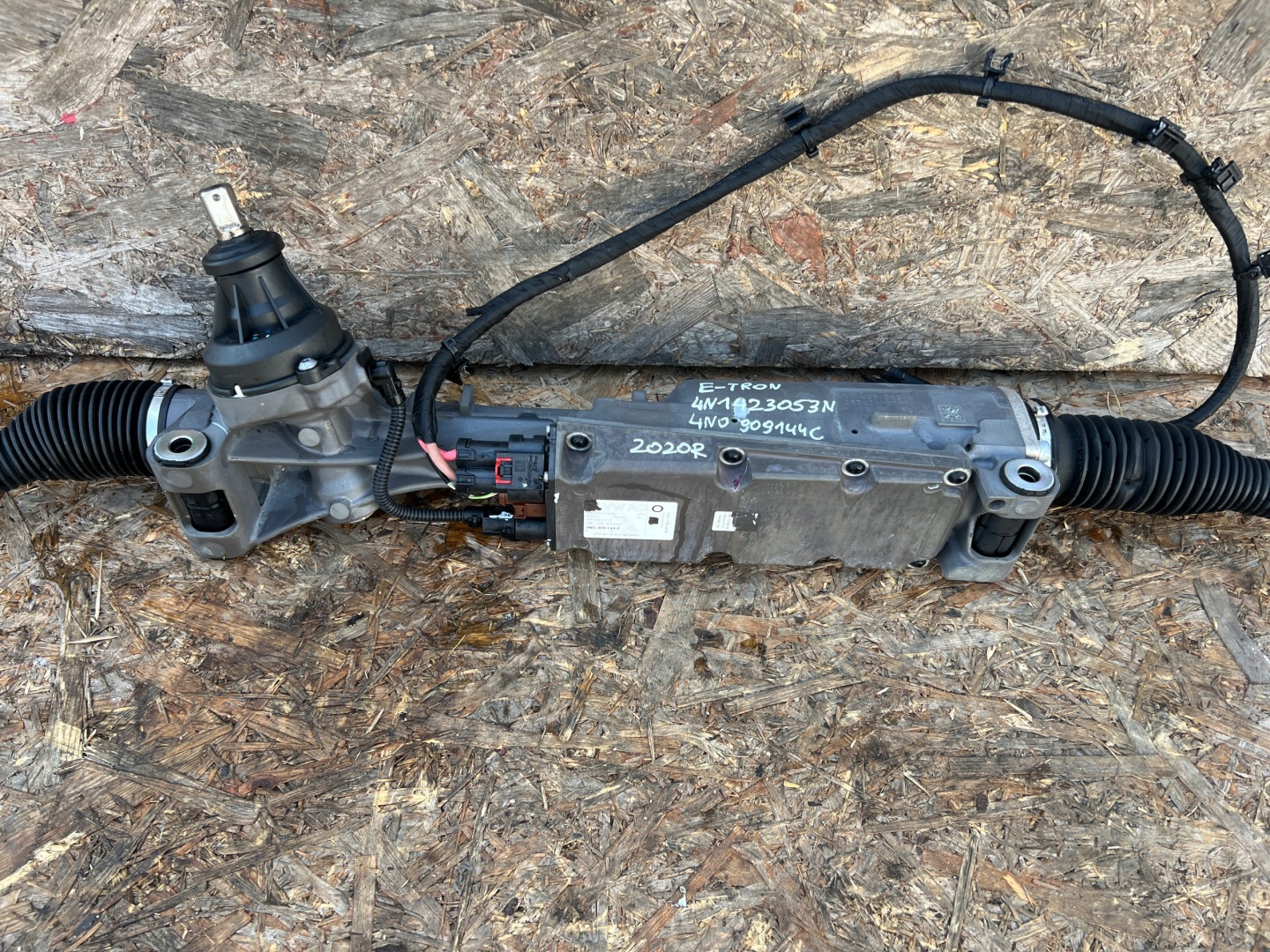 Boîter direction Boîter direction AUDI E-TRON Q8 Q7 4N1423053M