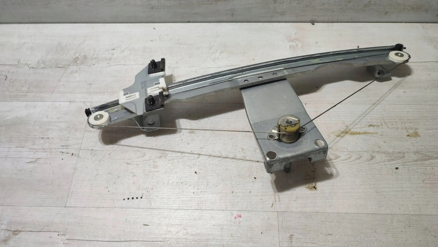 Dacia Duster and 16r 1.6b front side left mechanism windows