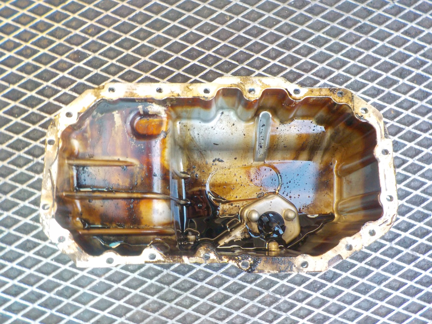 VOLKSWAGEN GOLF V 1.6 FSI Coppa olio 03C103603S