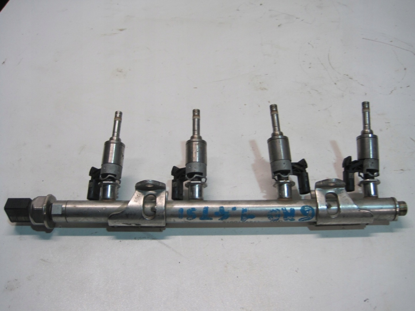 Rampe injection VW AUDI 04E133320D