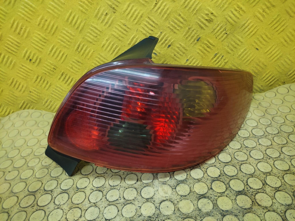 PEUGEOT 206 light right rear part