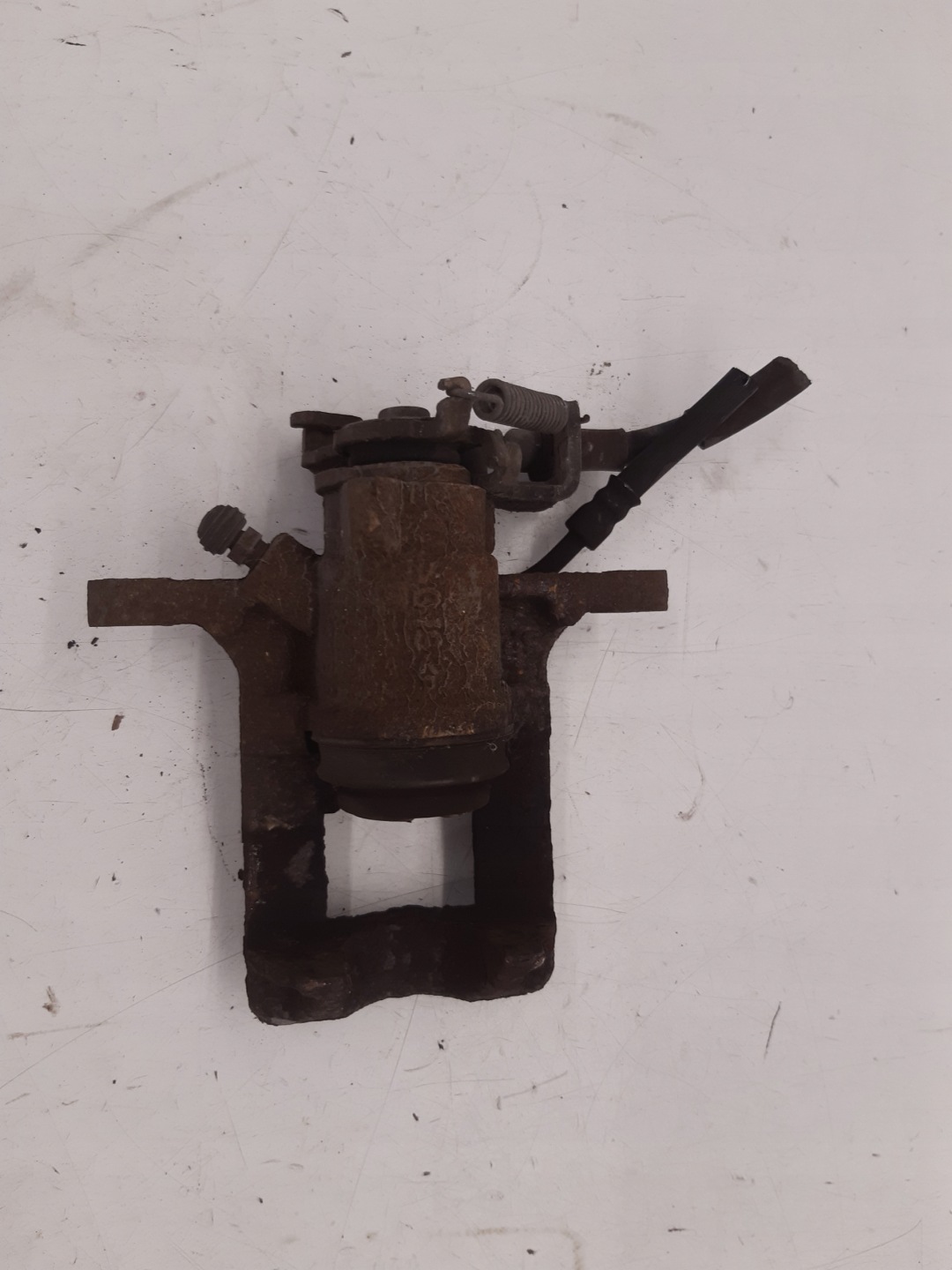 caliper right rear part Opel Mokka A 1,6 CDTI