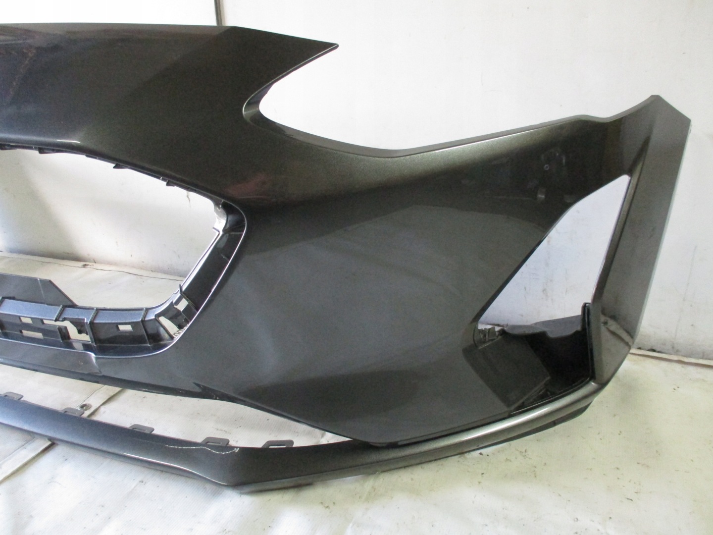 nárazník předek přední Ford Focus MK4 IV 18r- JX7B17757A