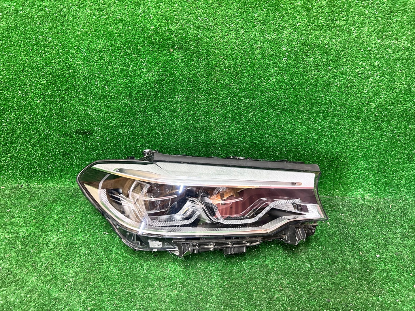 REFLEKTOR rechts BMW 5 G30 G31 FULL LED ADAPTIVE LED NR.R