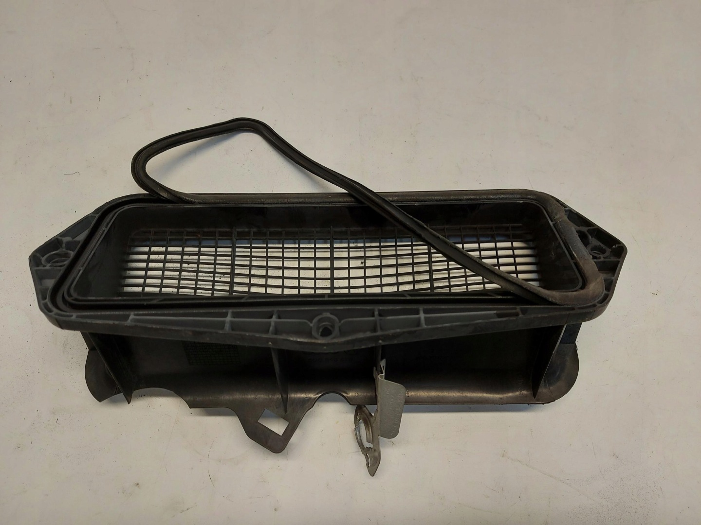 VW Arteon 3G8 2018r intake drain air 5Q0815479