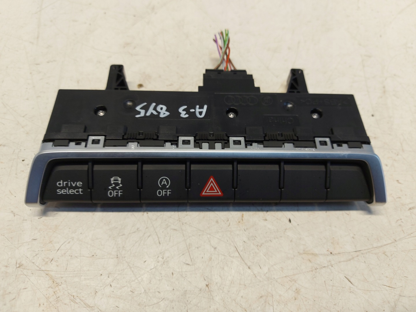 AUDI A3 8Y5 Berline Bouton TRYBU de guide