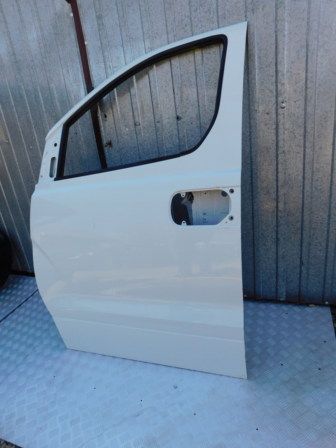 door left front Hyundai H1 Starex II Biale Bardzo nice