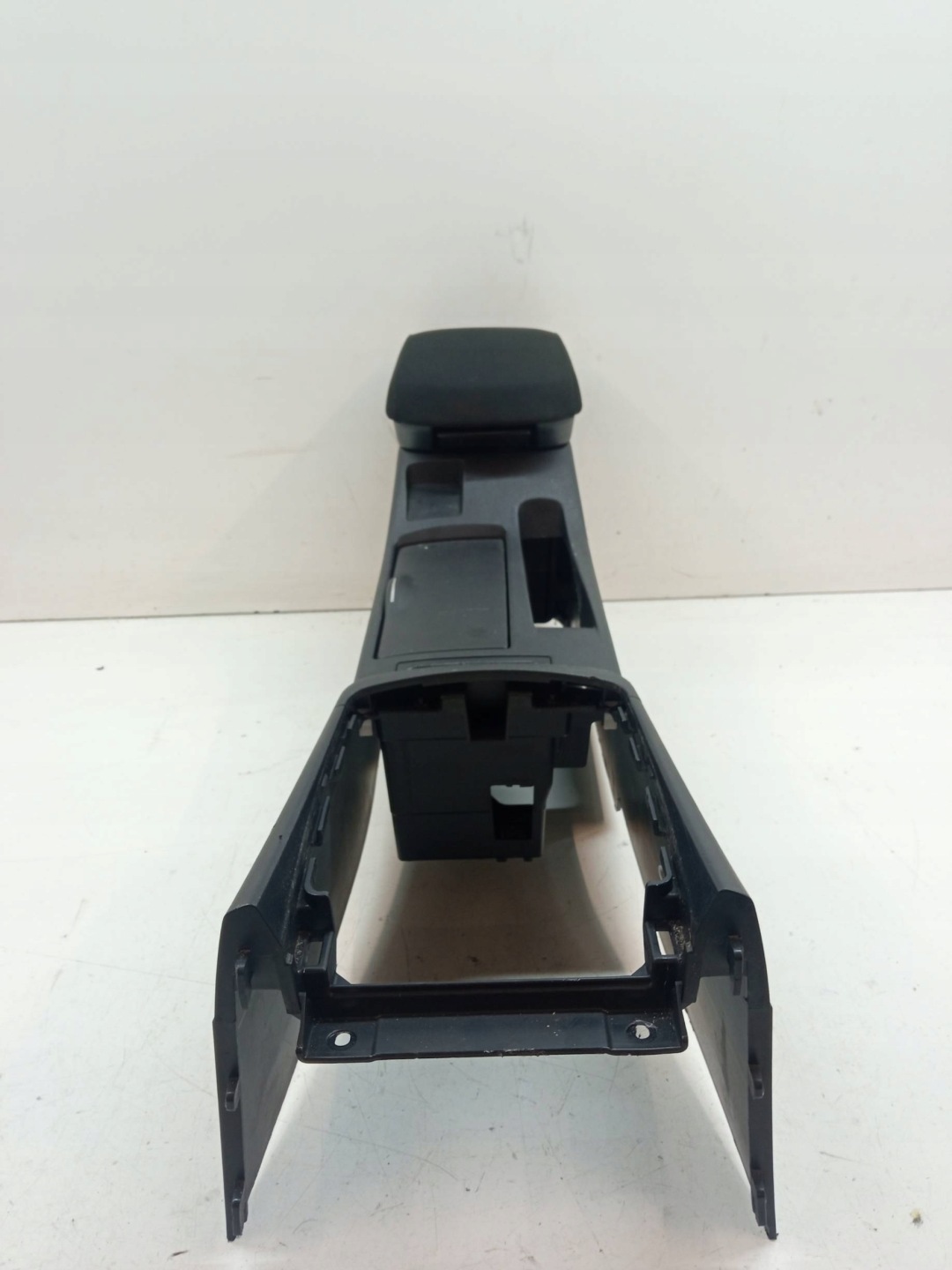 TUNEL central armrest 8011A219ZZ Mitsubishi Lancer VIII (2007- 2017)