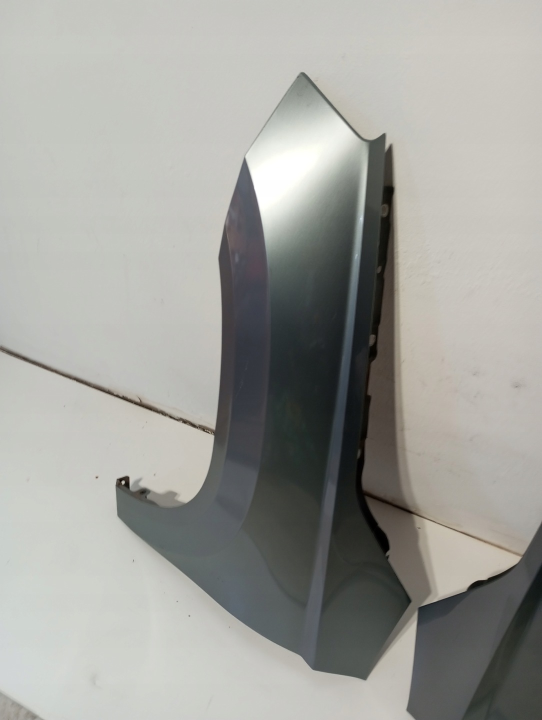 fender Skoda KAROQ left