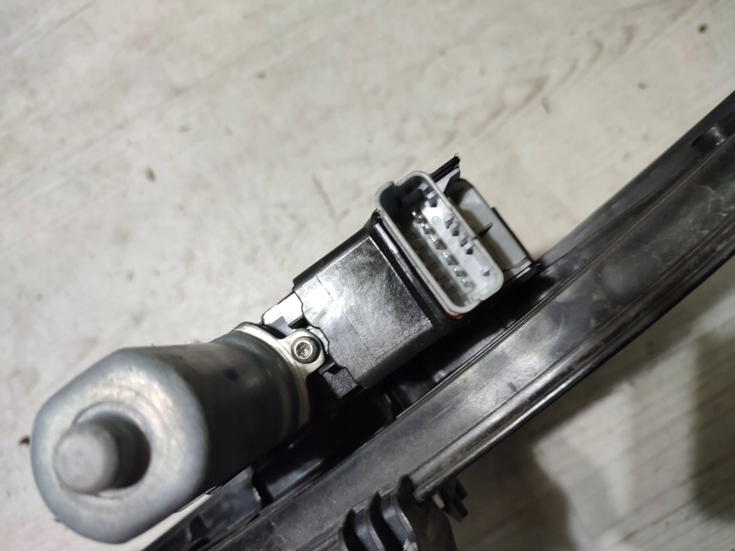 Opel Corsa F 2022 rear part side left window regulator