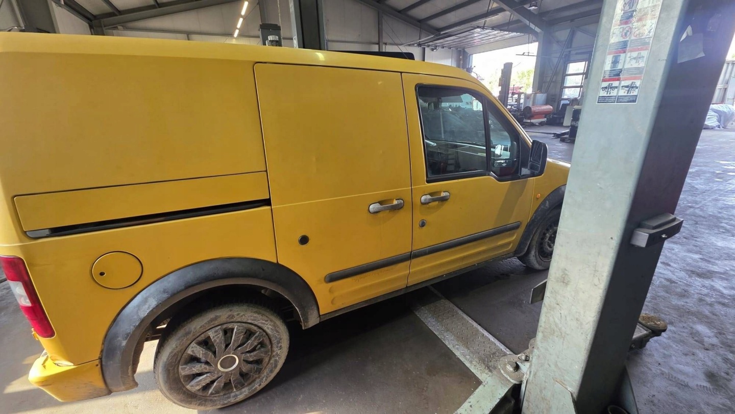 FORD TRANSIT CONNECT and 1 PT2 MK1 02-06 bumper front front SAFFRON YELLO