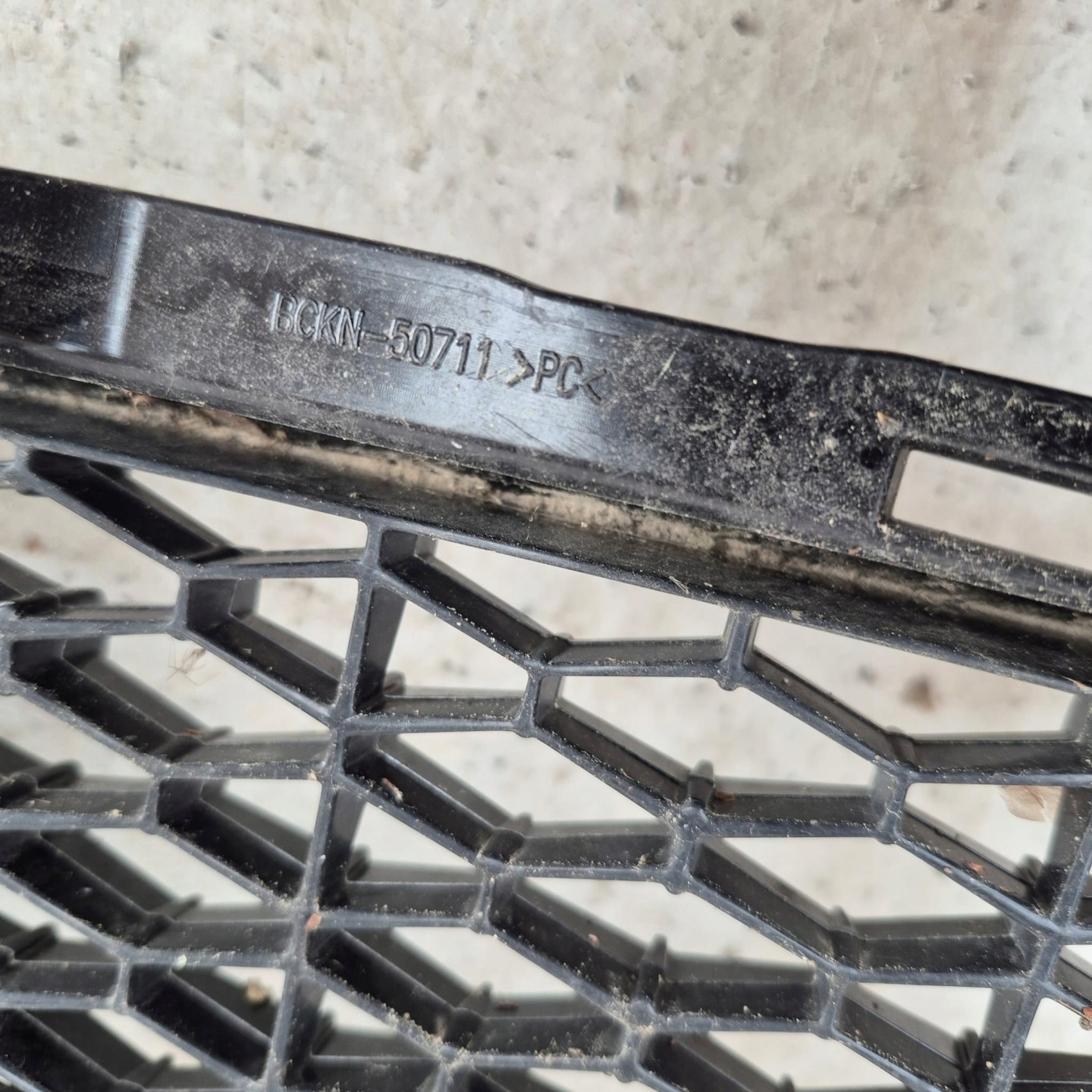 MAZDA 3 IV 19-> Grill Grill