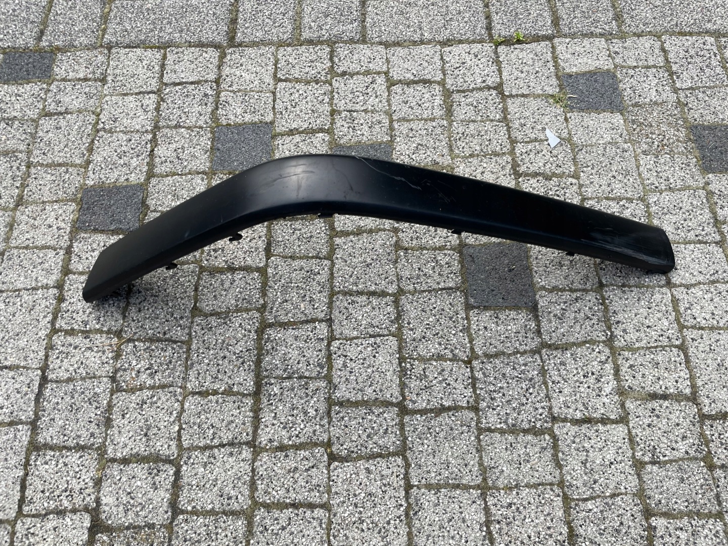 moulding of a bumper BMW E34 front left 1944177