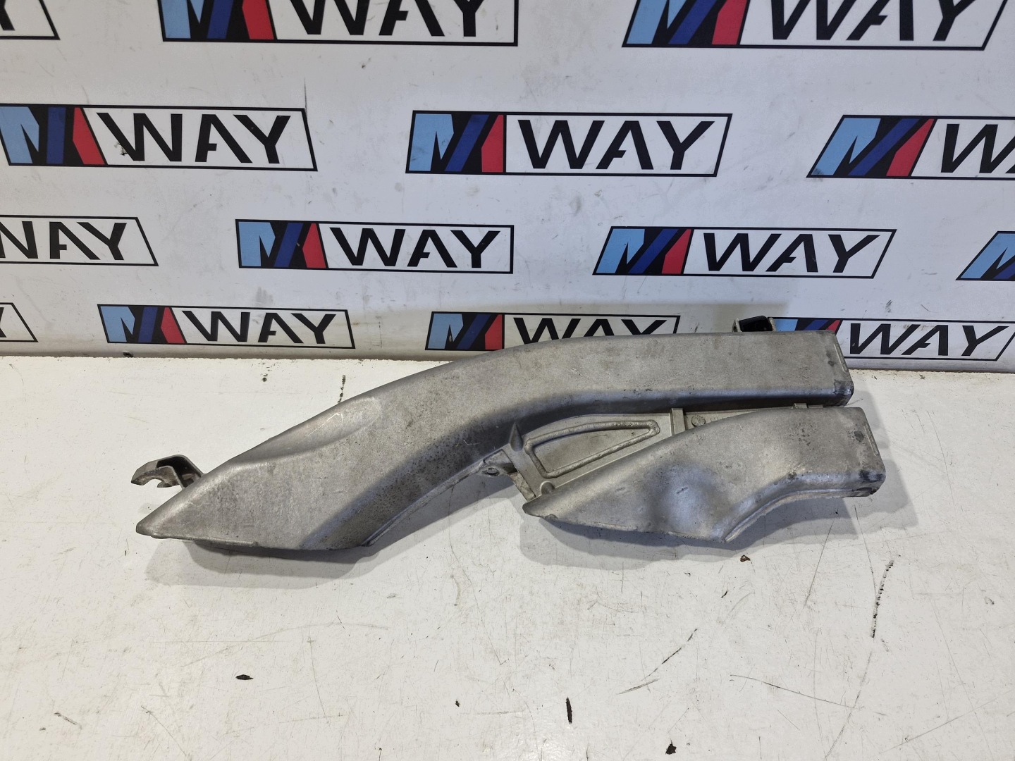 7565574 BMW E60 E61 E63 E64 Szívótömlő