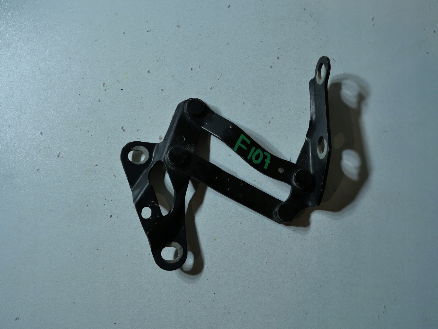 hinge bonnets POKRYWY VW SHARAN and 7M0823302
