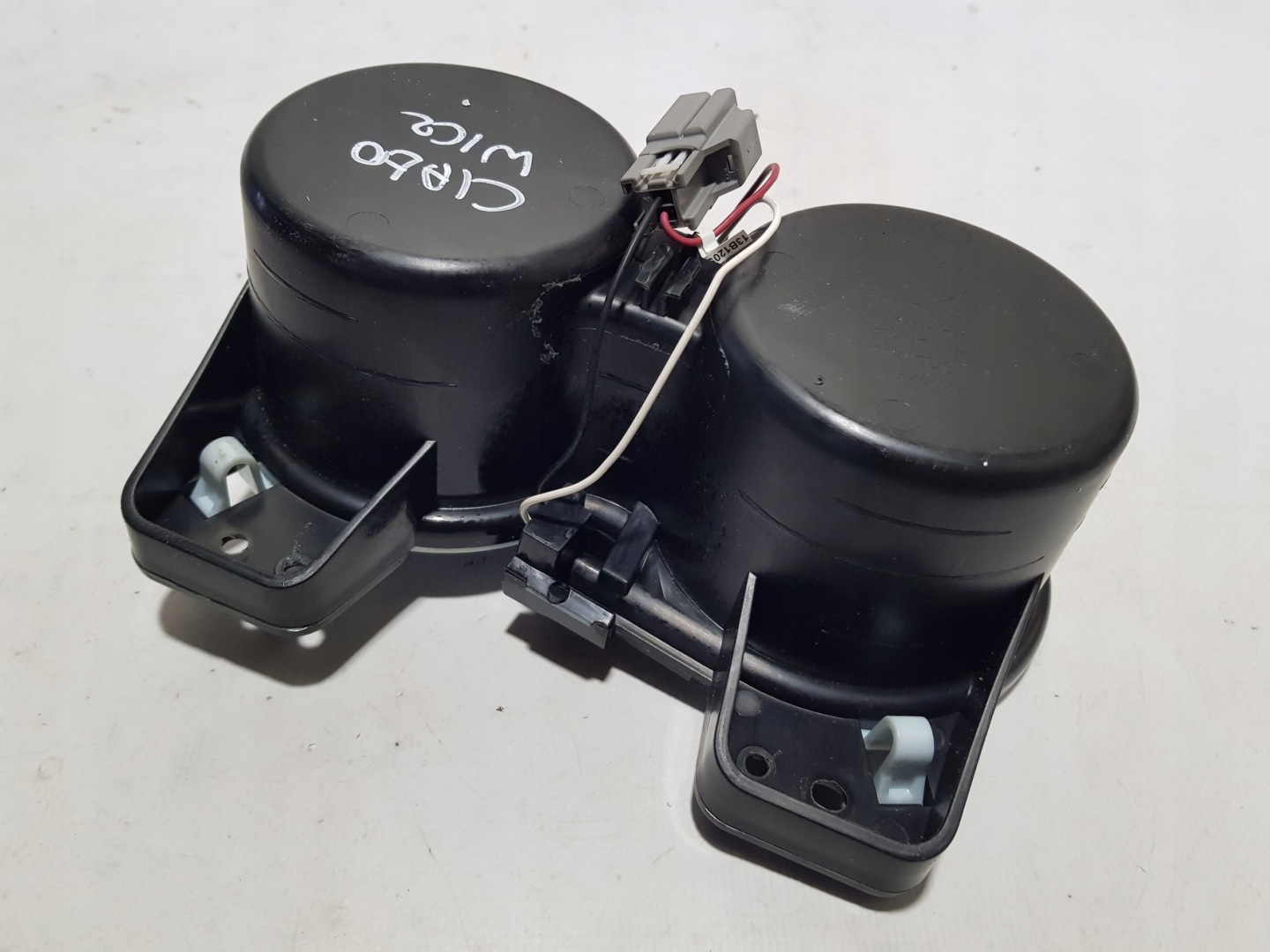 bracket for KUBKI CUPHOLDER JEEP CHEROKEE V KL