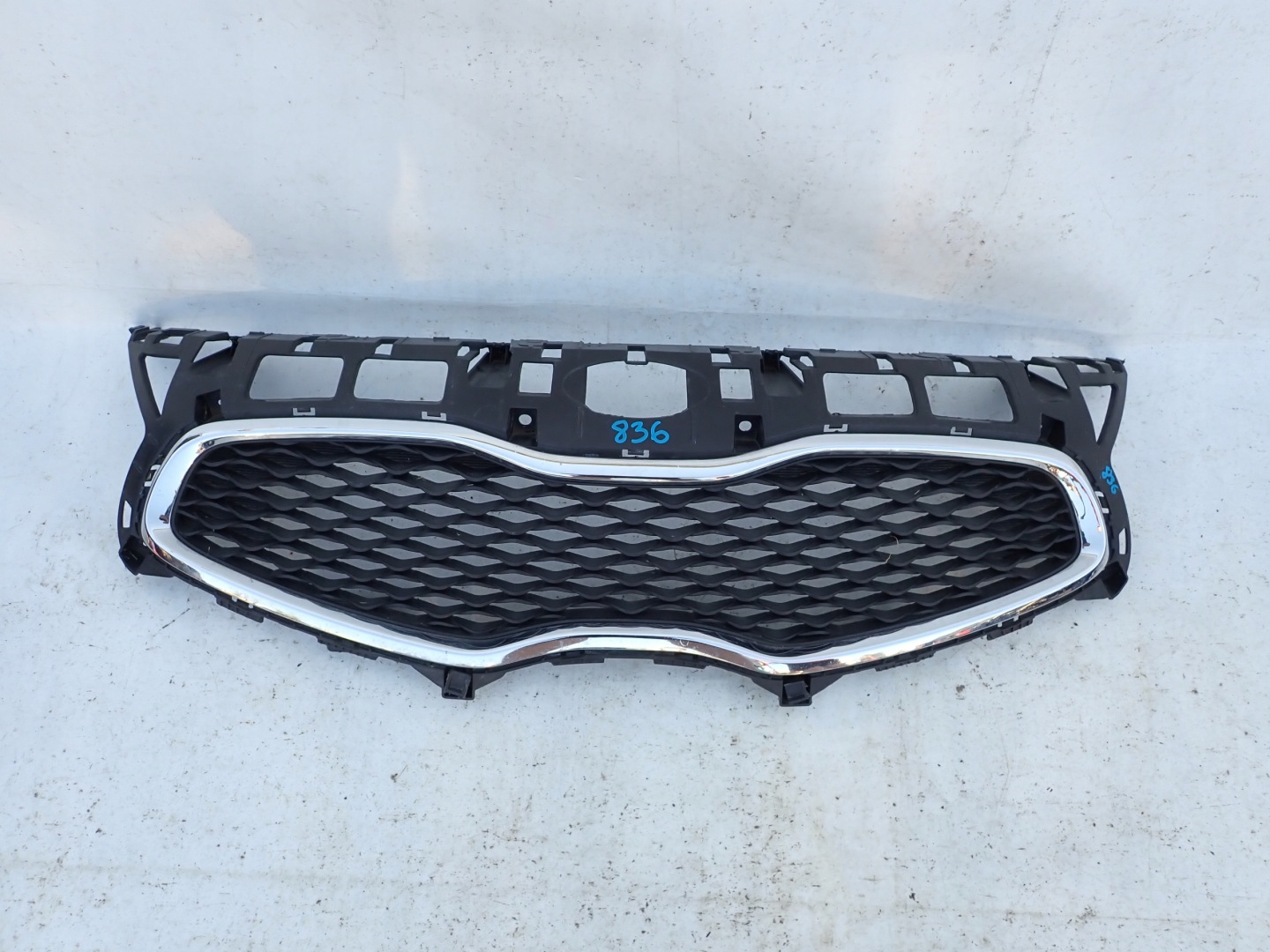 KIA CARENS IV 13-16 grill grille radiator