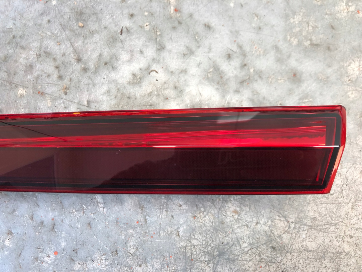 light right rear part to the bonnet VW ID3 ID.3 10A945308B