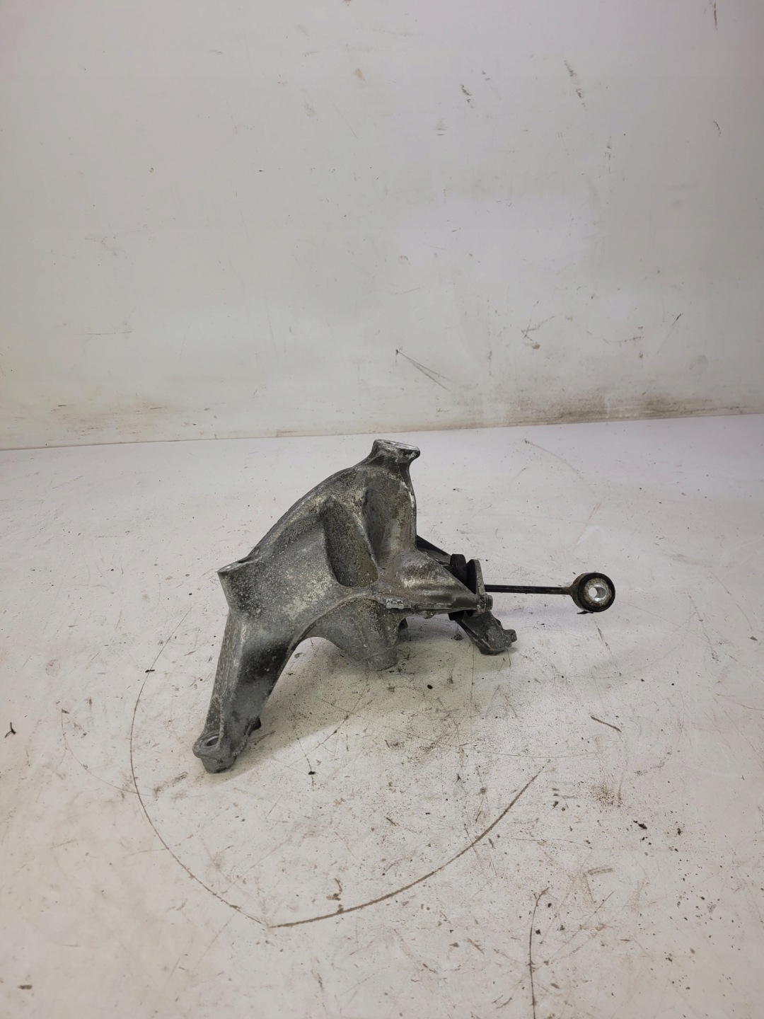 engine mount left AUDI A4 B9 A5 4M0199307AD