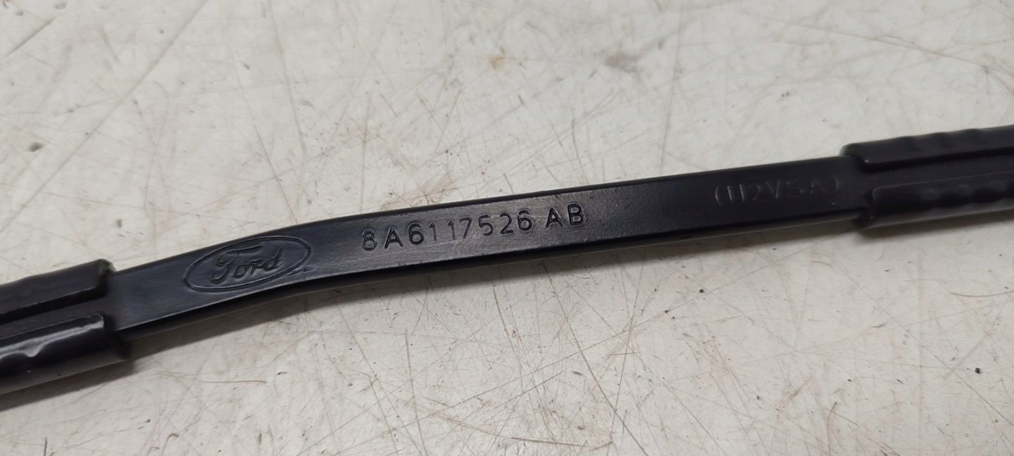 wiper arm left Ford Fiesta MK7