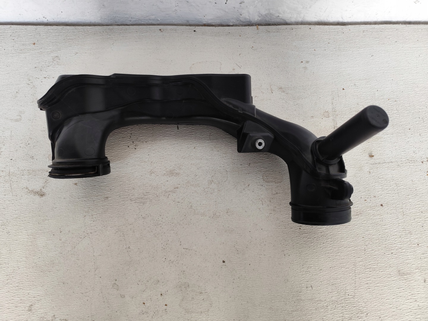 VOLVO V40 II 2016 2.0D D3 pipe air hose