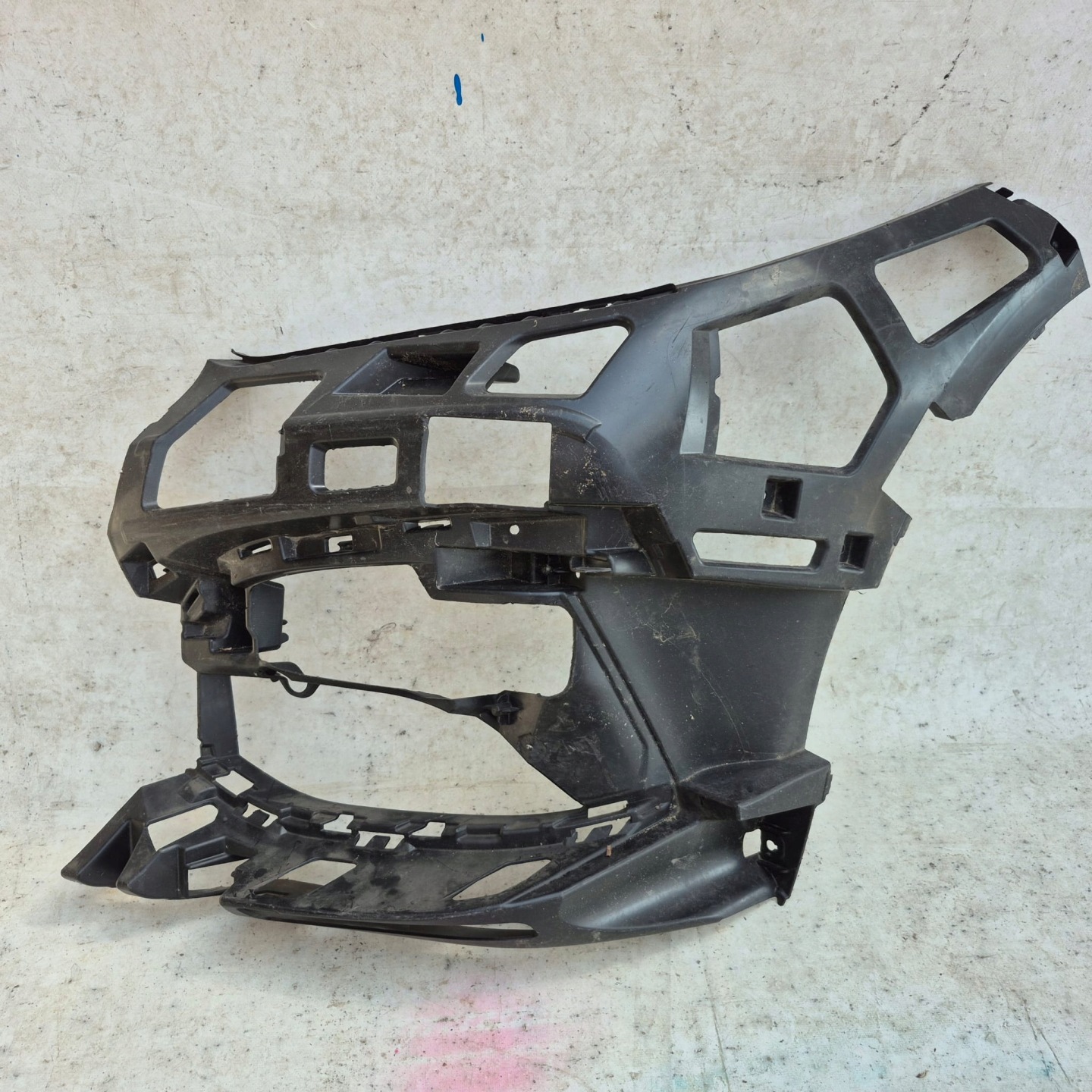 BMW 1 F40 support holder of a bumper left front 7459713