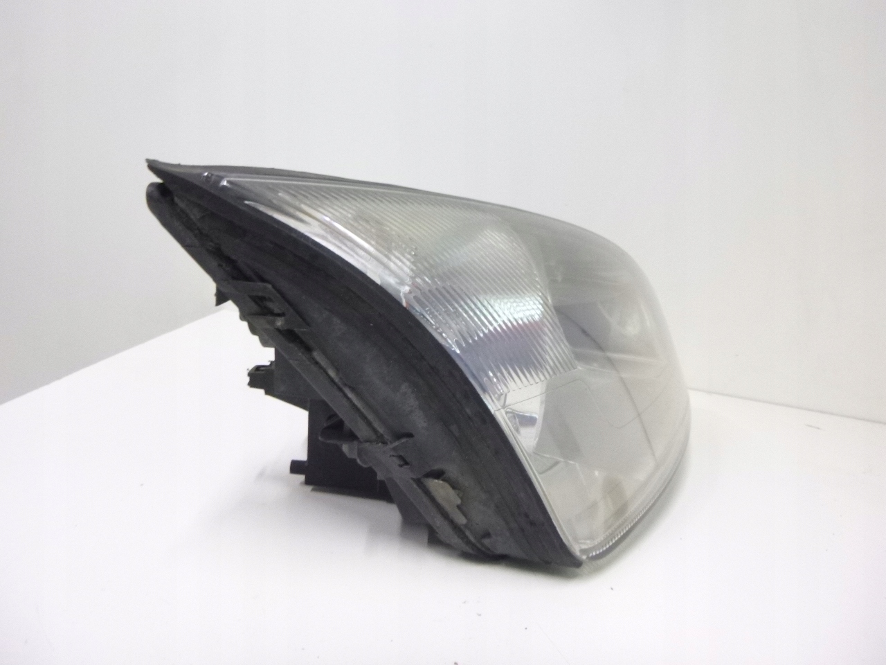 light front Ford Mondeo III Lift 2005r.