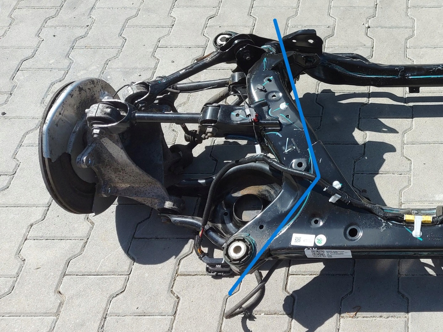 TESLA MODEL Y 2022r sususpension left rear part rear. left side