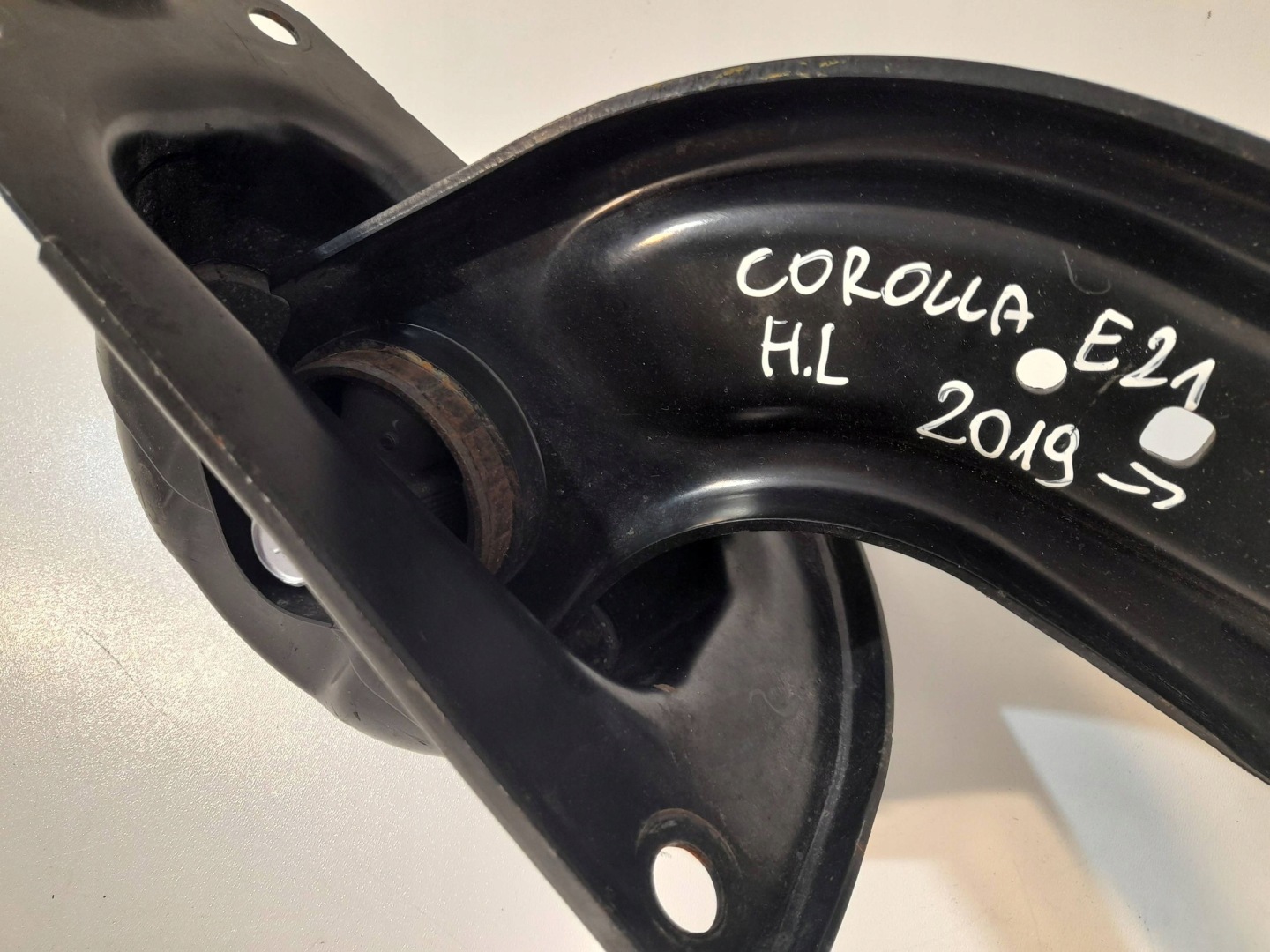 Toyota Corolla E210 E21 arm rear left (Q28)