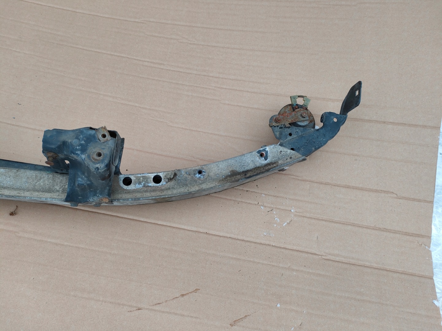 MERCEDES W211 bumper support of the front A2116261011 bumper support