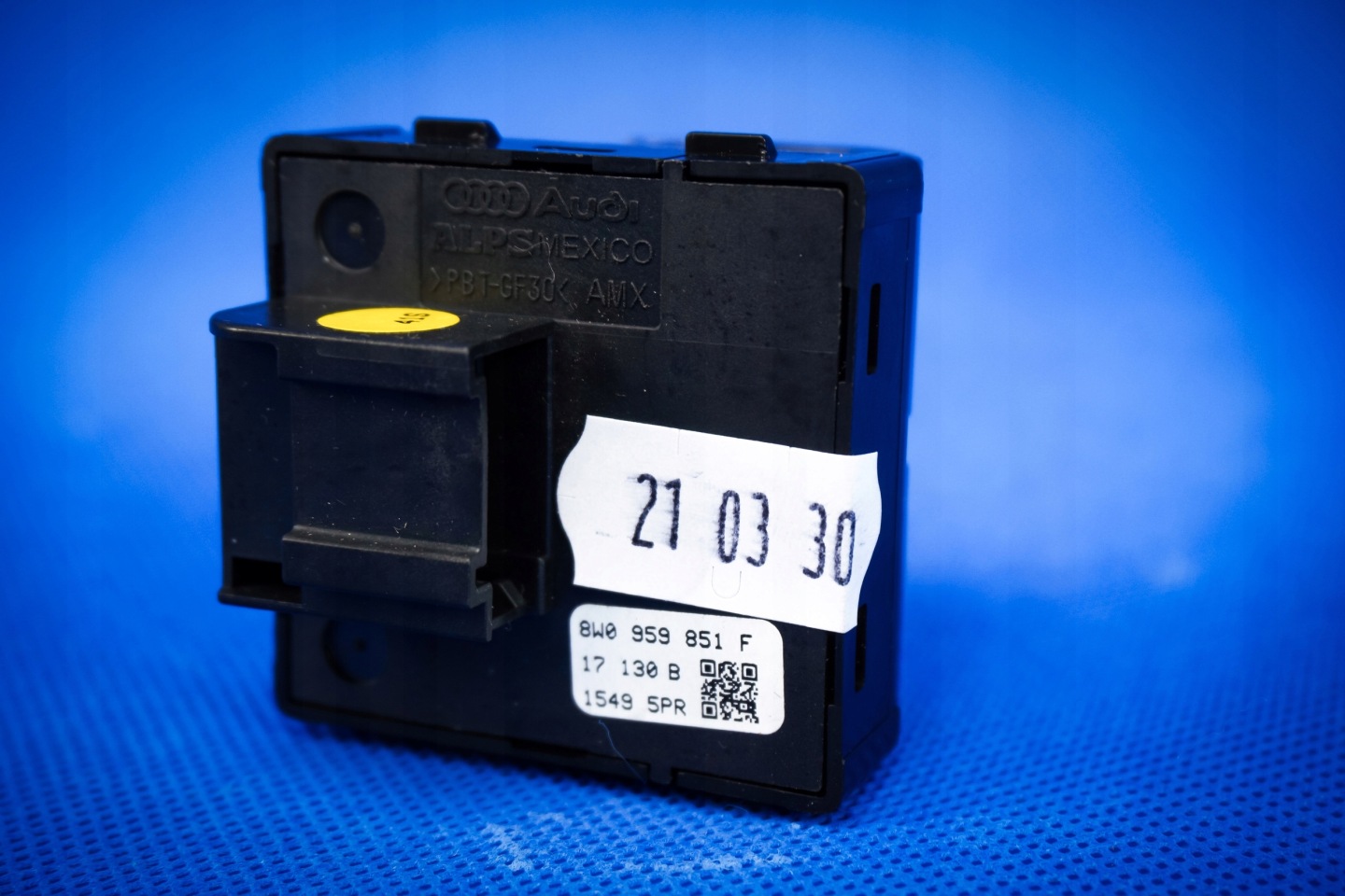 switch windows rear part Audi Q8 4M8 8W0959851F