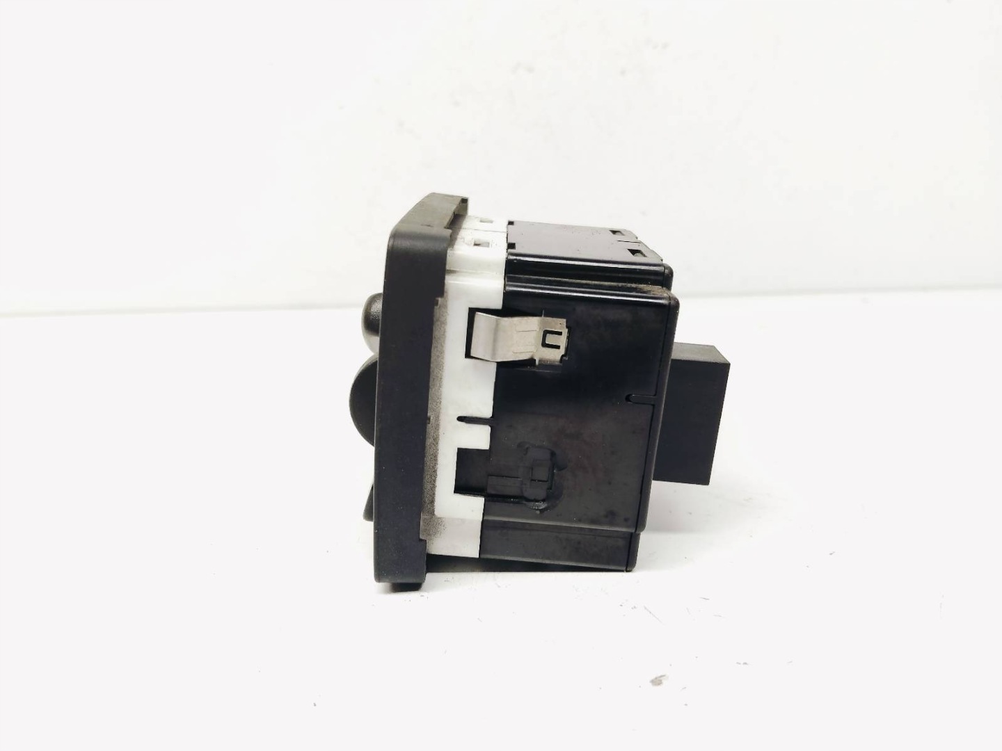 interruttore luci VOLVO V50 2.0D 30669734