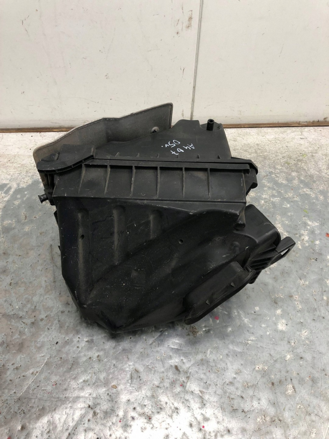 Gehäuse filter luft AUDI A4 B7 03G133835 03G133837