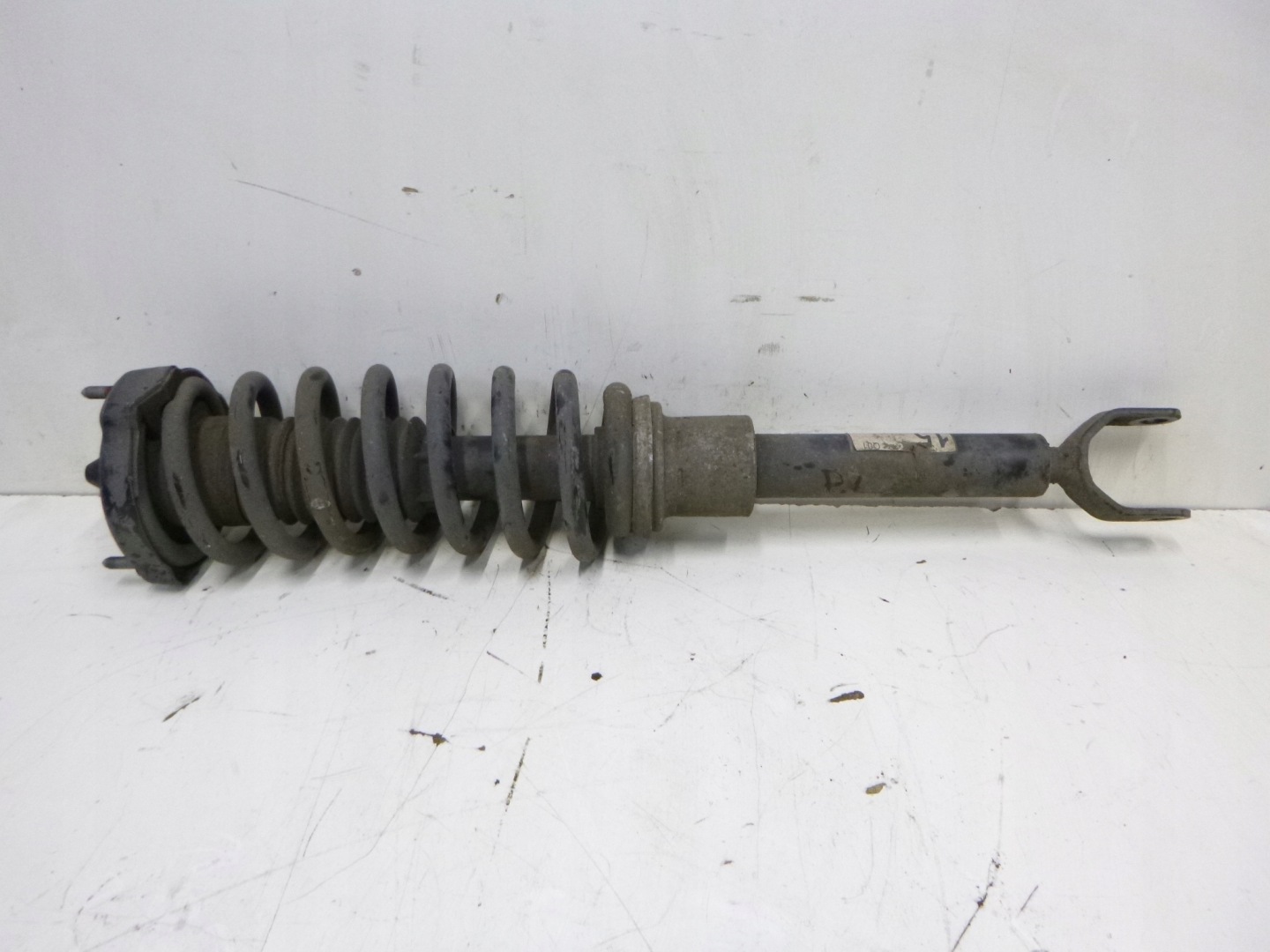 shock absorber front left Mercedes CLS 320 W219 2007r. A2193201513