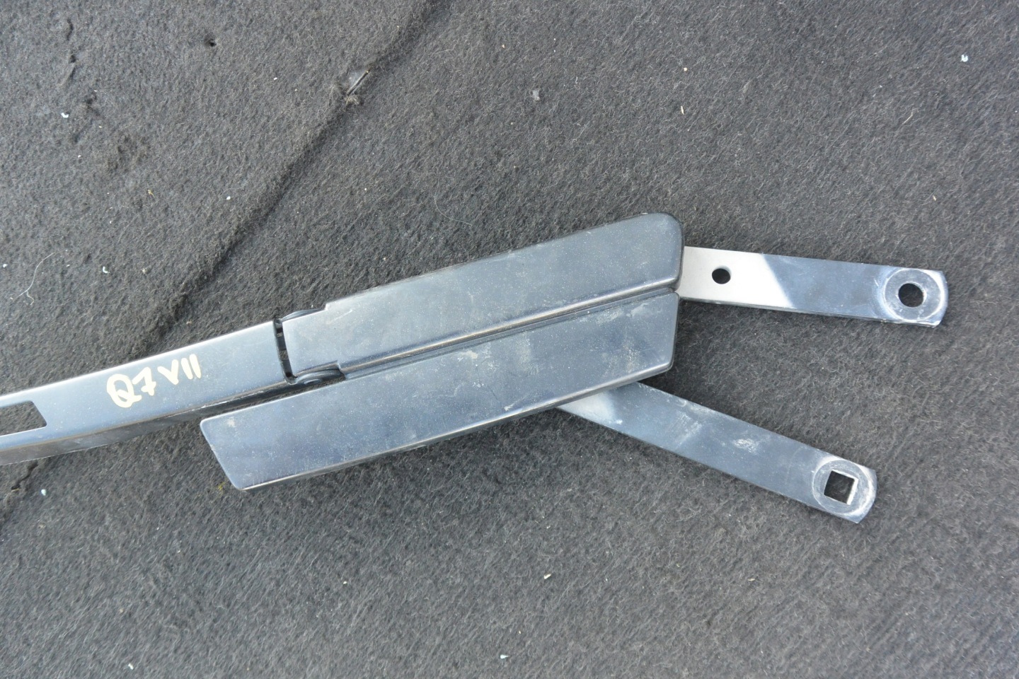 wiper arm AUDI Q7 4L EU