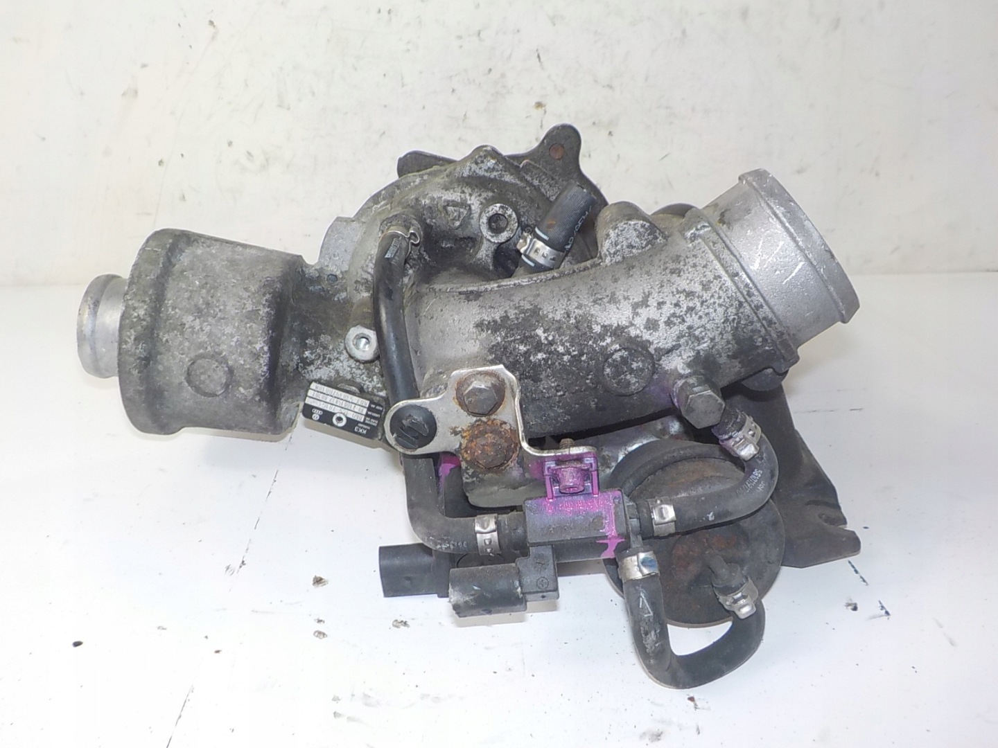 AUDI A4 B7 2.0 TFSI turbo TURBINA 06D145701G
