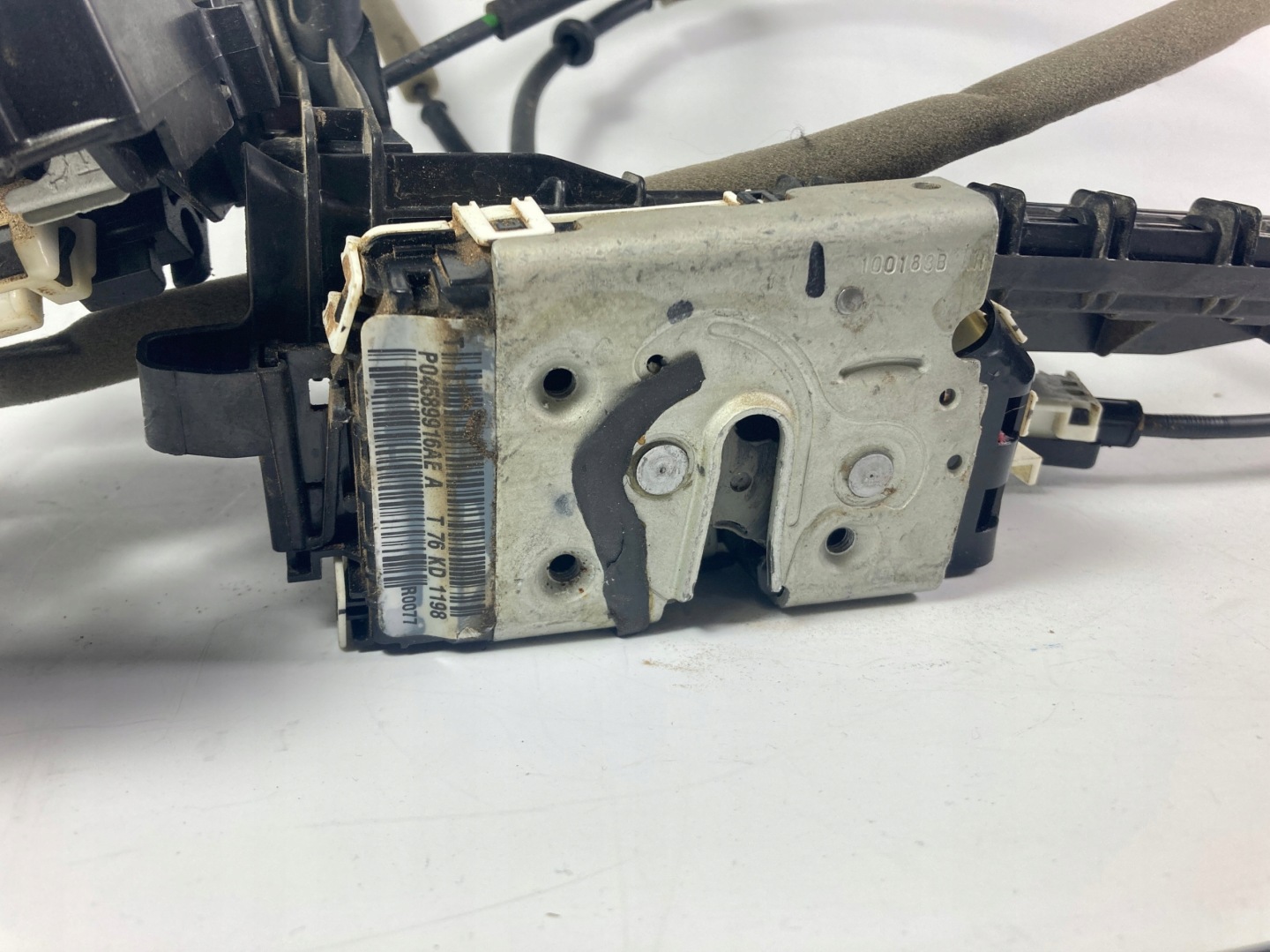 Chrysler Pacifica 2017-26 lock door right front